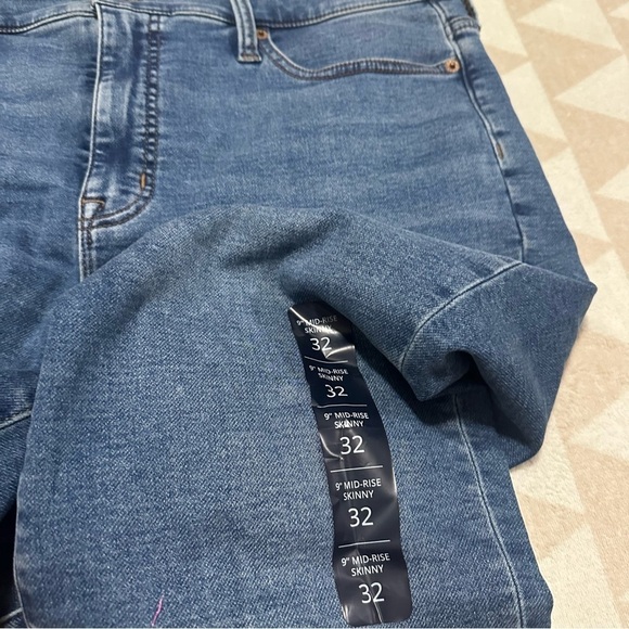 J crew cadet navy 9" mid-rise skinny jean in signature stretch+ - Picture 8 of 9